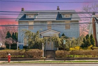 108 Hempstead Avenue, Lynbrook, NY 11563