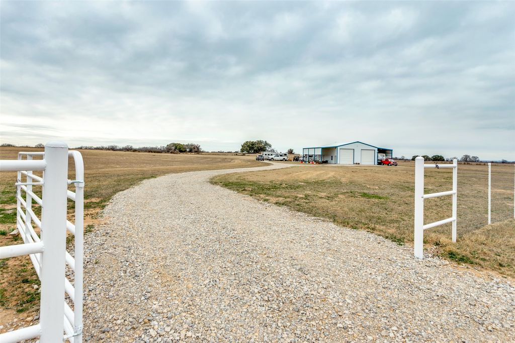 218 Homestead Court, Lipan, TX 76462