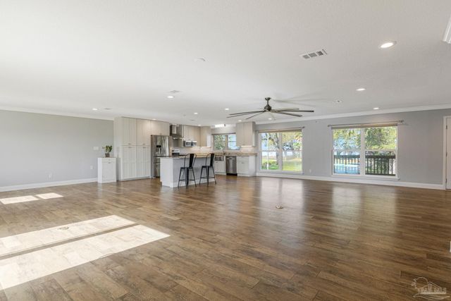 302 S Garcon Point Rd, Milton, FL 32583