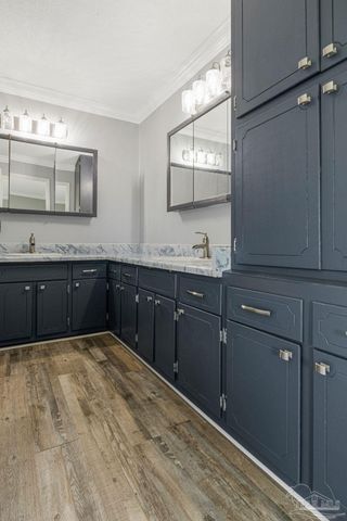 302 S Garcon Point Rd, Milton, FL 32583