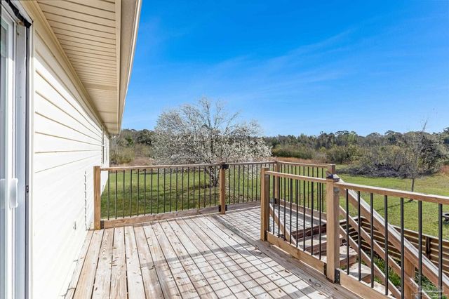 302 S Garcon Point Rd, Milton, FL 32583