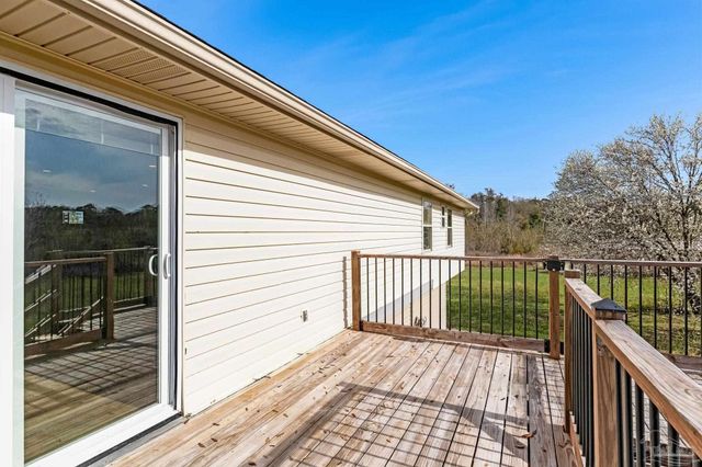 302 S Garcon Point Rd, Milton, FL 32583