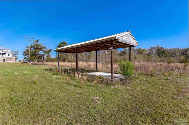 302 S Garcon Point Rd, Milton, FL 32583