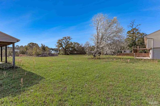 302 S Garcon Point Rd, Milton, FL 32583