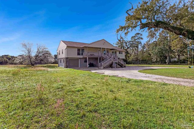 302 S Garcon Point Rd, Milton, FL 32583