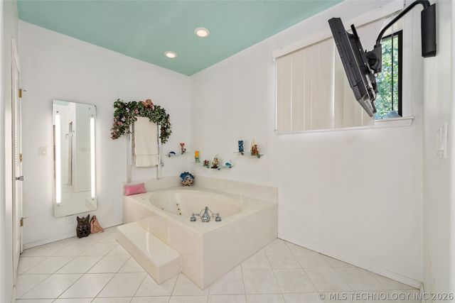 811 N State Street, Wagoner, OK 74467