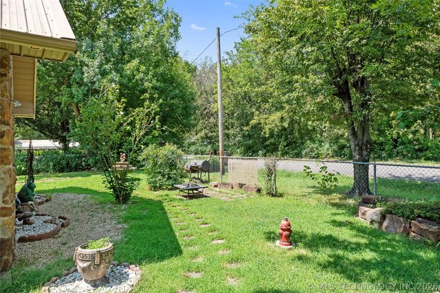 811 N State Street, Wagoner, OK 74467