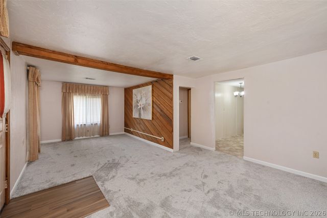 811 N State Street, Wagoner, OK 74467