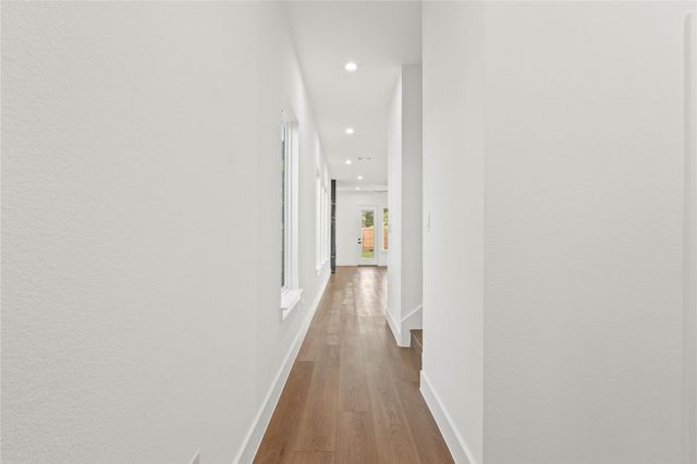 3521 S Harwood Street, Dallas, TX 75215