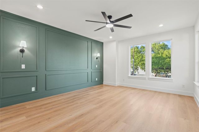 3521 S Harwood Street, Dallas, TX 75215