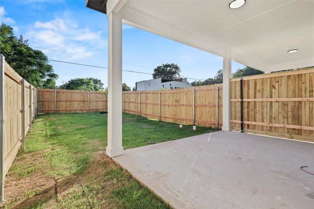 3521 S Harwood Street, Dallas, TX 75215