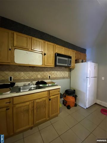 31 May Street, Paterson, NJ 07524