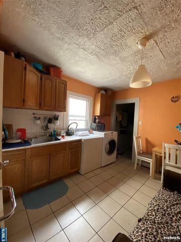 31 May Street, Paterson, NJ 07524