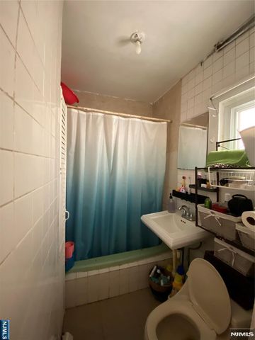 31 May Street, Paterson, NJ 07524