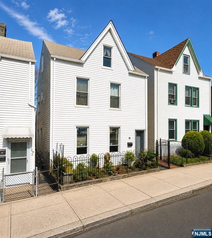 31 May Street, Paterson, NJ 07524