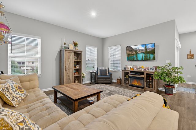 7441 Great Northern Trail, Union, IL 60180