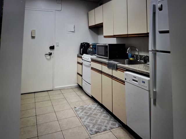 44 Washington St. 309, Brookline, MA 02445