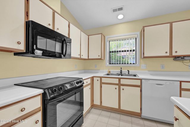 7412 Ridgeview Place, Wilmington, NC 28411