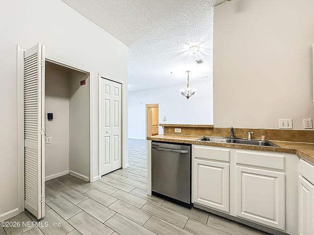 7920 MERRILL Road 1107, Jacksonville, FL 32277