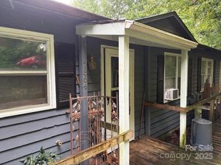 7864 Kinglet Road, Connelly Springs, NC 28612