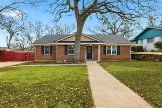 404 E Huitt Lane, Euless, TX 76040
