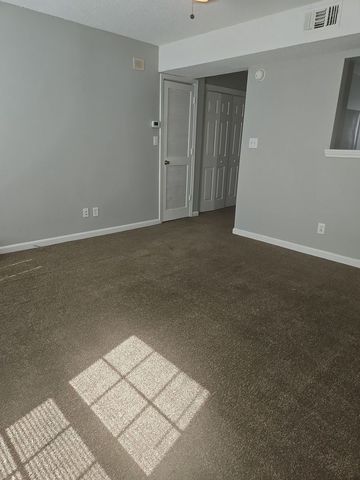 2048 Tynewood Dr, Clarksville, TN 37042