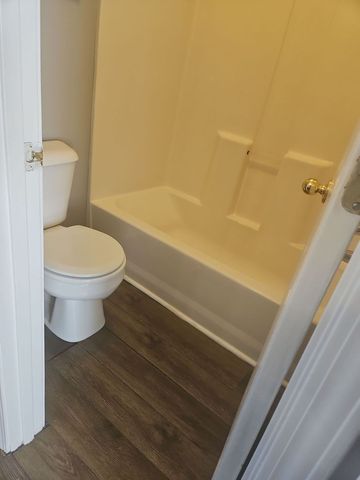 2048 Tynewood Dr, Clarksville, TN 37042