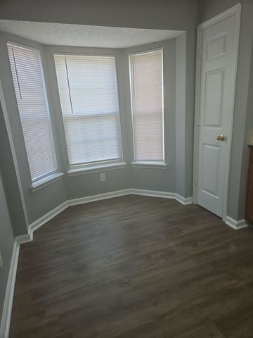 2048 Tynewood Dr, Clarksville, TN 37042