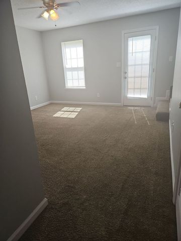 2048 Tynewood Dr, Clarksville, TN 37042