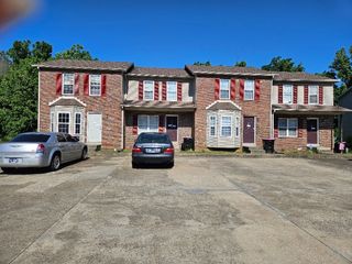 2048 Tynewood Dr, Clarksville, TN 37042