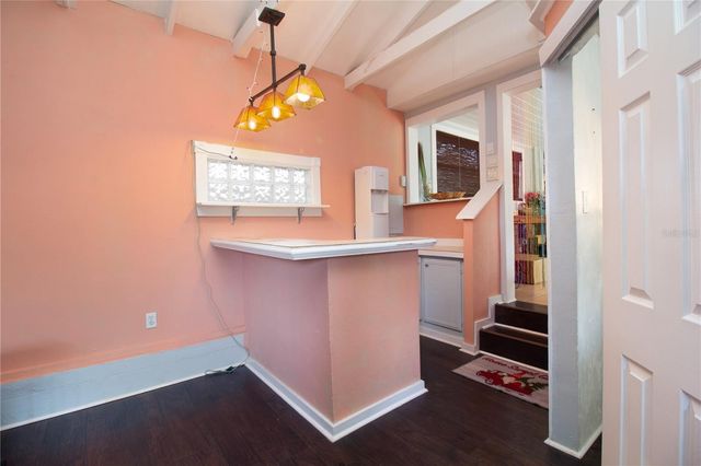 2222 34TH AVENUE N, St Petersburg, FL 33713