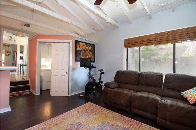 2222 34TH AVENUE N, St Petersburg, FL 33713