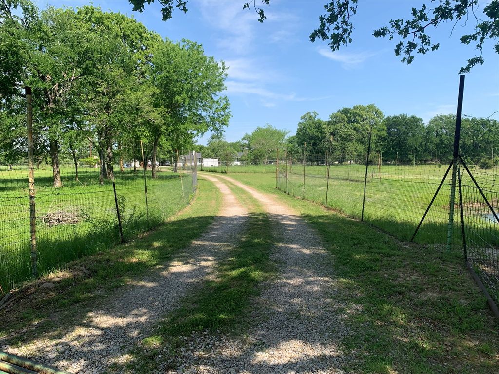 248 Rs County Road 1490, Point, TX 75472