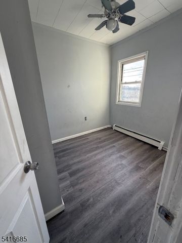 550 River St, Paterson City, NJ 07524