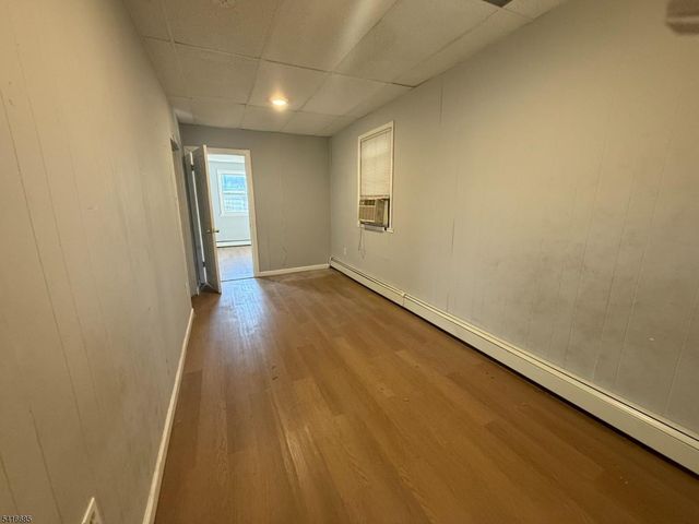 550 River St, Paterson City, NJ 07524