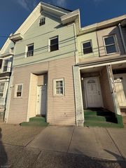 550 River St, Paterson City, NJ 07524