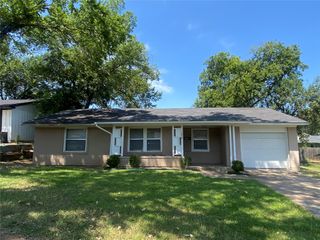 1606 Virginia Street, Grand Prairie, TX 75051