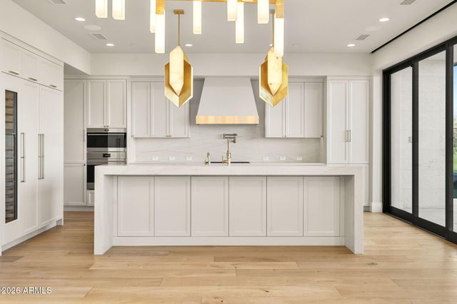 4863 N ASCENT Drive, Scottsdale, AZ 85251