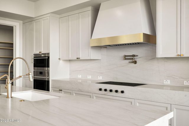 4863 N ASCENT Drive, Scottsdale, AZ 85251