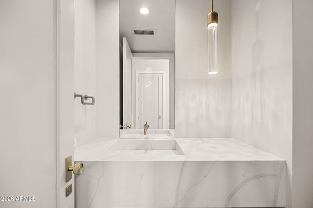 4863 N ASCENT Drive, Scottsdale, AZ 85251