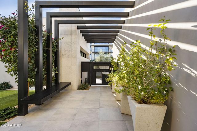 4863 N ASCENT Drive, Scottsdale, AZ 85251