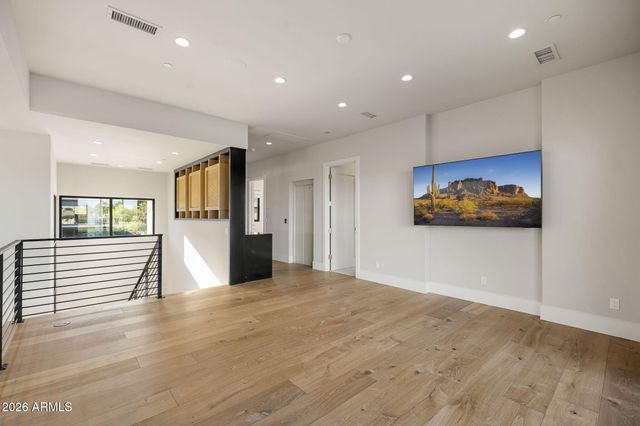 4863 N ASCENT Drive, Scottsdale, AZ 85251