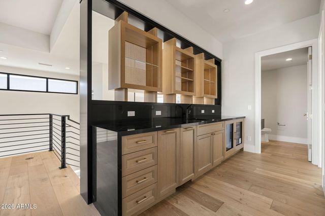 4863 N ASCENT Drive, Scottsdale, AZ 85251