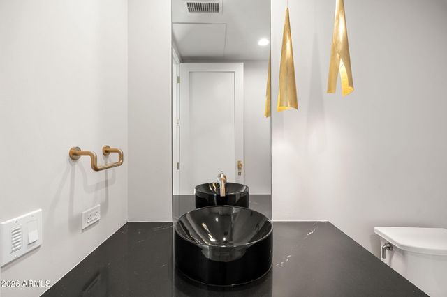 4863 N ASCENT Drive, Scottsdale, AZ 85251