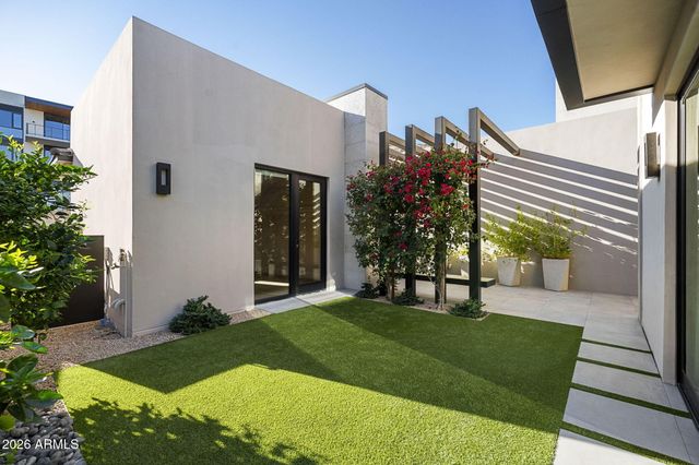 4863 N ASCENT Drive, Scottsdale, AZ 85251