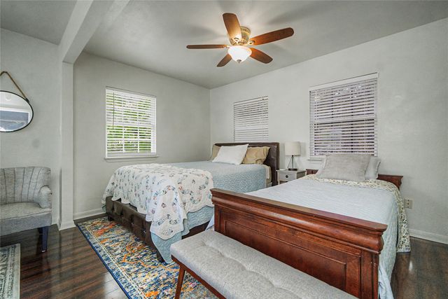 1152 W Lake Drive, Weatherford, TX 76087