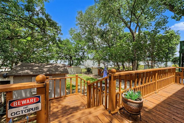 1152 W Lake Drive, Weatherford, TX 76087
