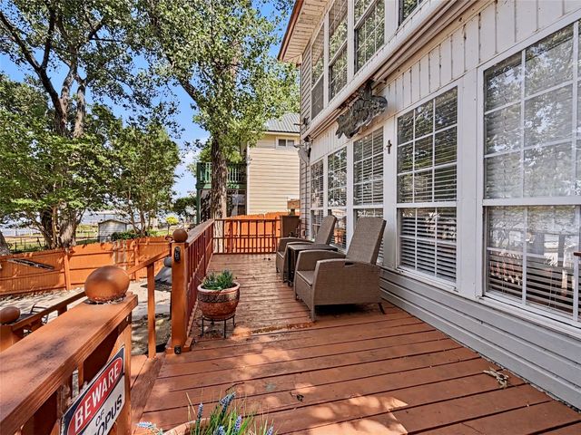 1152 W Lake Drive, Weatherford, TX 76087