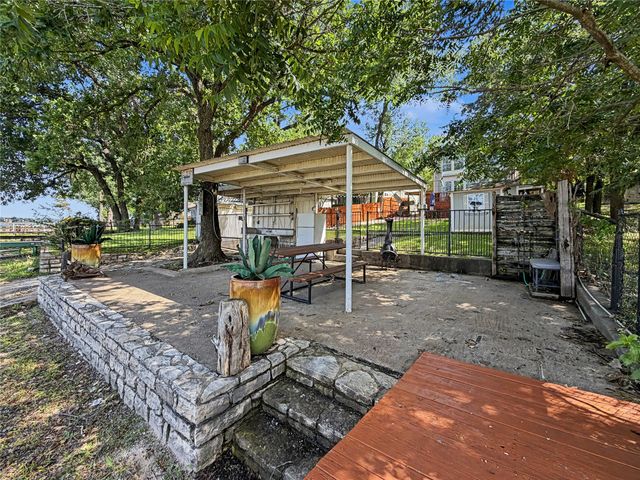1152 W Lake Drive, Weatherford, TX 76087