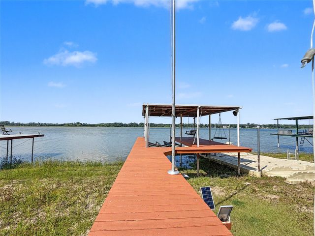1152 W Lake Drive, Weatherford, TX 76087